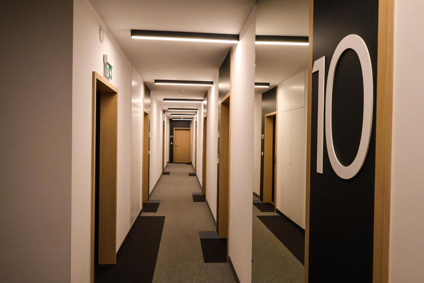 Premium Studio Klobucka Airport Warschau Exterior foto
